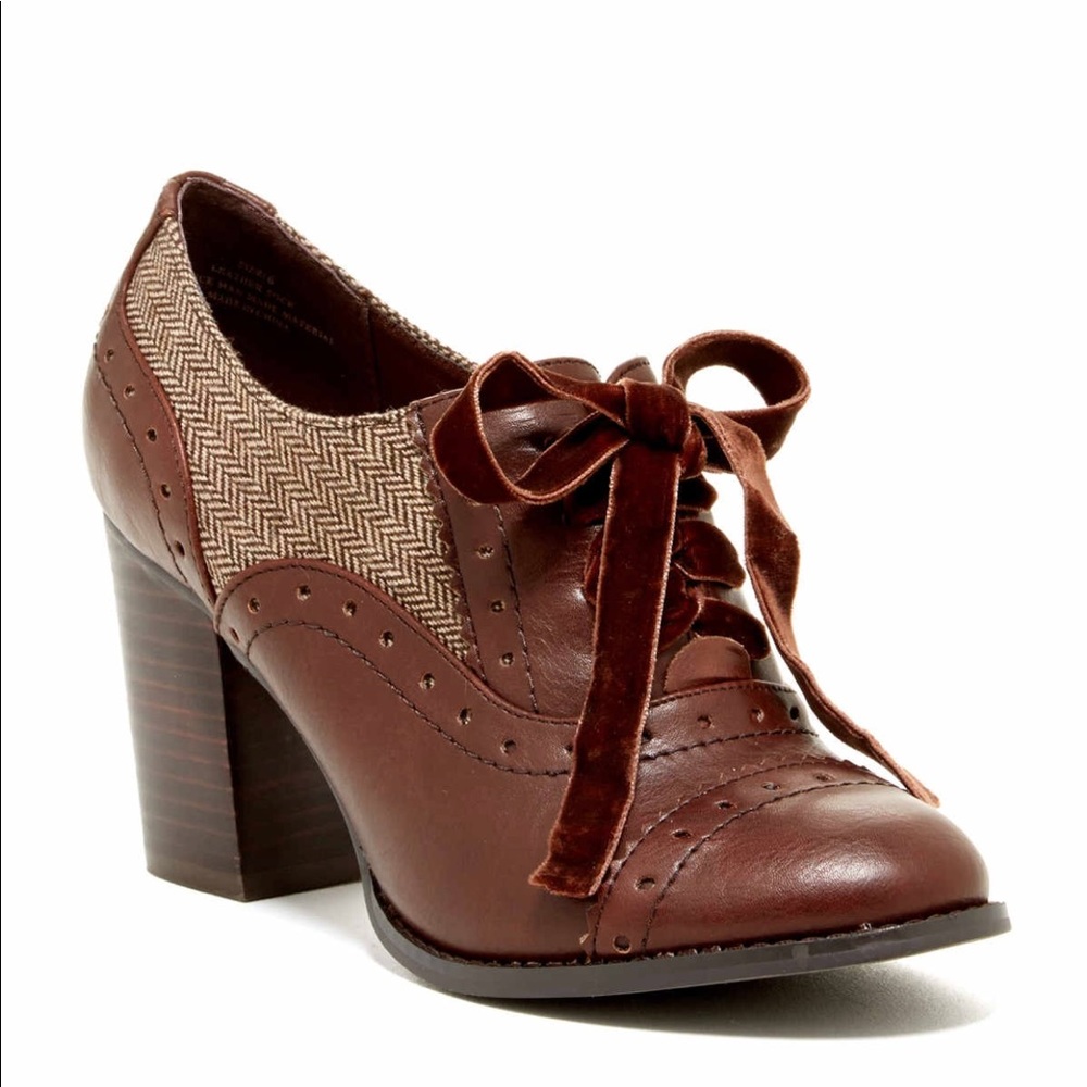 Restricted Tustin Heeled Herringbone Oxford Shoes